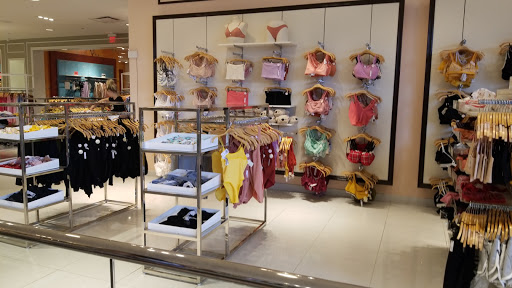 Clothing Store «F21 XXI», reviews and photos, 69 Chestnut St, Beavercreek, OH 45440, USA