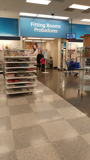 Clothing Store «Ross Dress for Less», reviews and photos, 1270 N Lake St, Aurora, IL 60506, USA