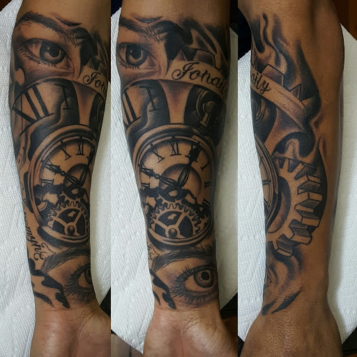 Tattoo Shop «Beautiful Sin Tattoos», reviews and photos, 245 N Queen St, Lancaster, PA 17603, USA