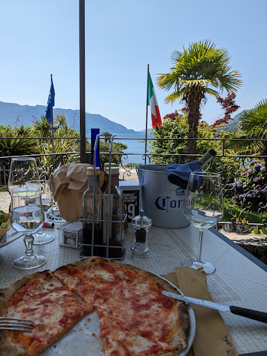 Lido Caffè da Mauro e Ari in Cannero Riviera, Provincia del Verbano-Cusio-Ossola