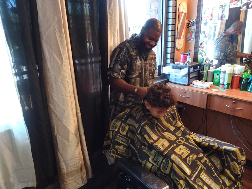 Barber Shop «Catia Family Barbershop Salon», reviews and photos, 4146 Grand Blvd, New Port Richey, FL 34652, USA