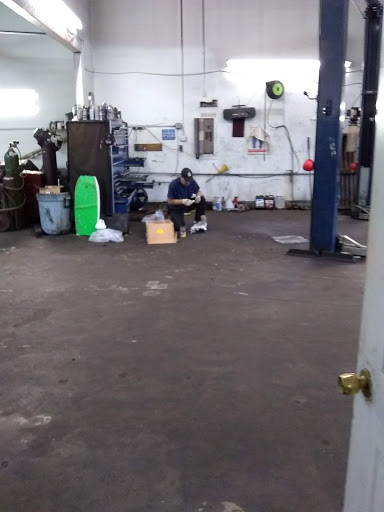 Brake Shop «Leesburg Auto Service», reviews and photos, 306 Industrial Ct SE # A, Leesburg, VA 20175, USA