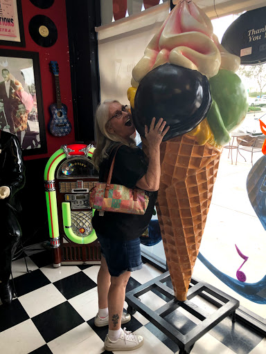 Dessert Shop «SH-Booms Ice Cream & The Oldies», reviews and photos, 42609 US-27, Davenport, FL 33837, USA