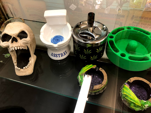 Tobacco Shop «Herb-N-Legend Smoke Shop», reviews and photos, 511 Pacific Ave, Long Beach, WA 98631, USA