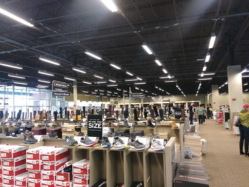 Shoe Store «DSW Designer Shoe Warehouse», reviews and photos, 1 Worcester Rd, Framingham, MA 01701, USA