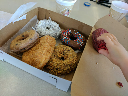 Donut Shop «County Donuts», reviews and photos, 1218 S Roselle Rd, Schaumburg, IL 60193, USA