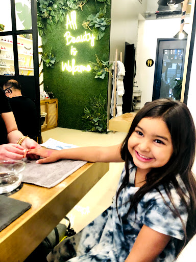 Nail Salon «Pink Toes Nail Bar & Spa», reviews and photos, 111 S Field St, Dallas, TX 75202, USA