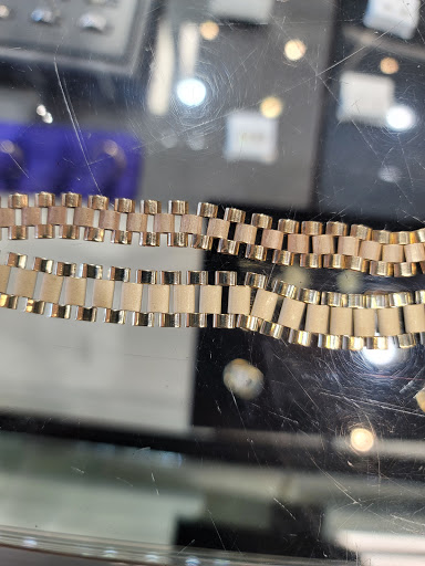 Jewelry Repair Service «El Oscar Jewelry Repair», reviews and photos, 2208 N Blackstone Ave, Fresno, CA 93703, USA