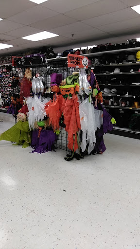 Stores to buy halloween costumes Chicago