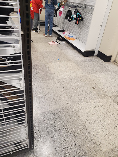 Clothing Store «Ross Dress for Less», reviews and photos, 11840 W 95th St, Overland Park, KS 66214, USA