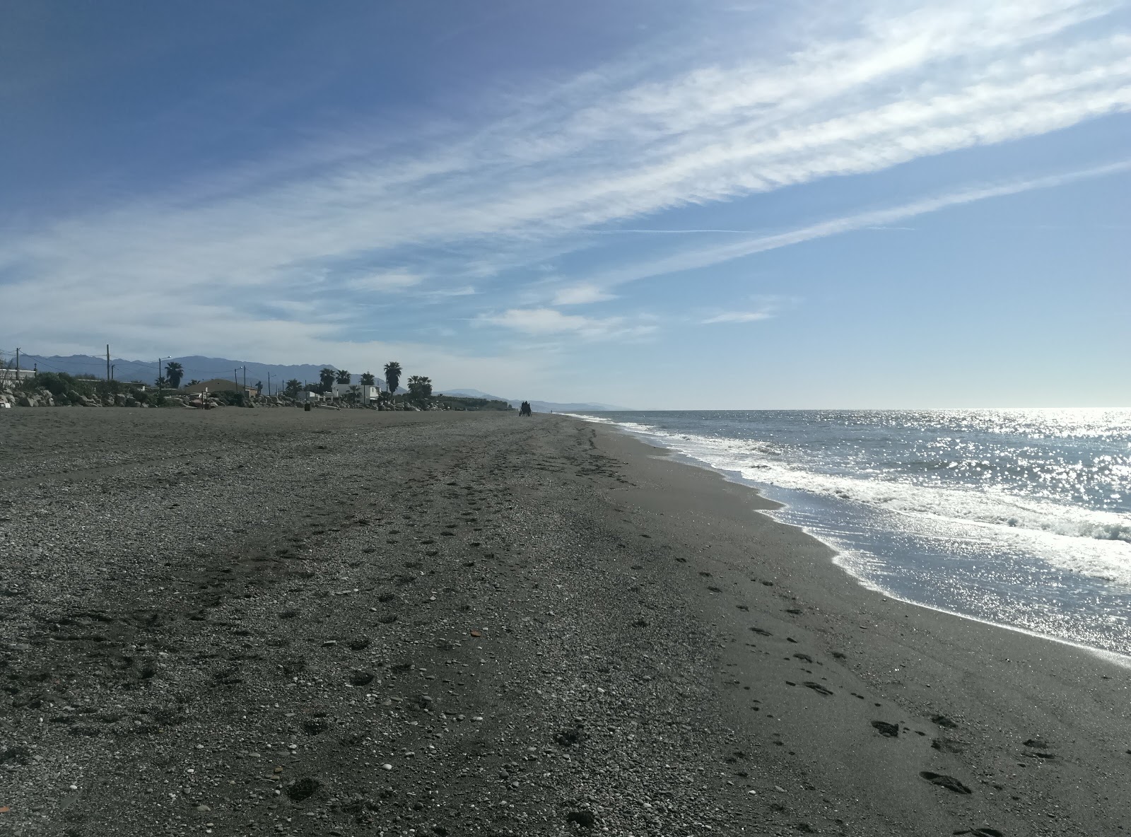 Playa Almayate'in fotoğrafı geniş plaj ile birlikte