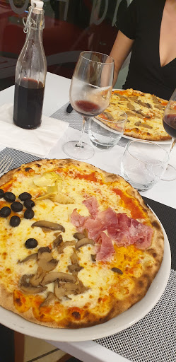 Pizzeria da flowers in Santa Teresa Gallura, Provincia di Sassari