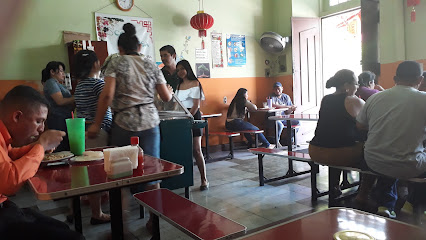 Restaurante China Hermosa (Comida China). - Calle Libertad Oriente, entre 3 y 5 ave. sur local # 2, El Salvador