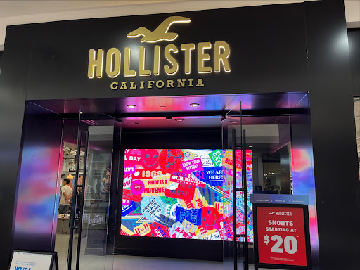Clothing Store «Hollister Co.», reviews and photos, 3401 Dale Rd #519, Modesto, CA 95356, USA
