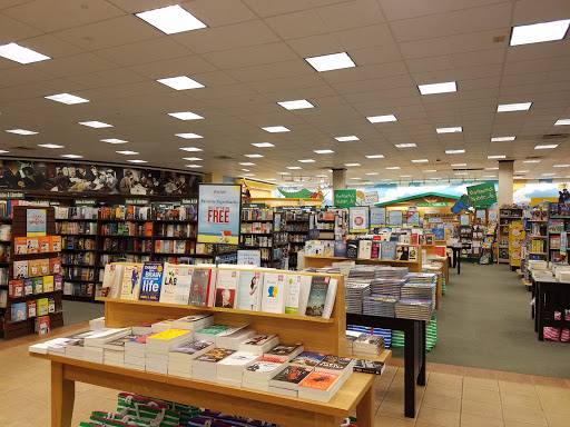 Book Store «Barnes & Noble», reviews and photos, 1180 Raritan Rd, Clark, NJ 07066, USA