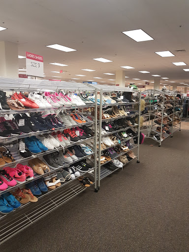 Clothing Store «Burlington Coat Factory», reviews and photos, 900 Commons Dr #414, Dothan, AL 36303, USA