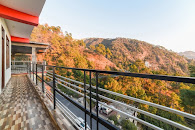 OYO 24660 Mahasu Villa