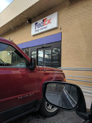 Shipping and Mailing Service «FedEx Ship Center», reviews and photos, 7066 Golden Ring Rd, Baltimore, MD 21237, USA