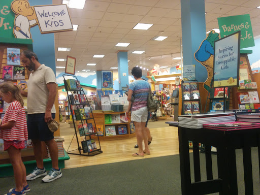 Book Store «Barnes & Noble», reviews and photos, 4801 Bethesda Ave, Bethesda, MD 20814, USA