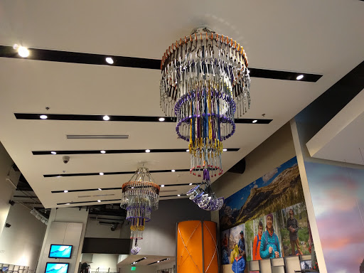 Mountain Hardwear Store, 250 Pine St, Seattle, WA 98101, USA, 