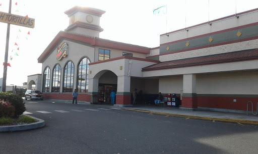 Grocery Store «Fiesta Foods», reviews and photos, 1875 N 1st St, Hermiston, OR 97838, USA