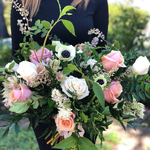 Florist «Fleur De Lis Florists», reviews and photos, 6588 Quinton Ln, Tujunga, CA 91042, USA