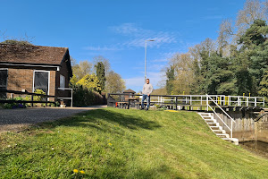 Canal and River Trust: Stoke Lock
