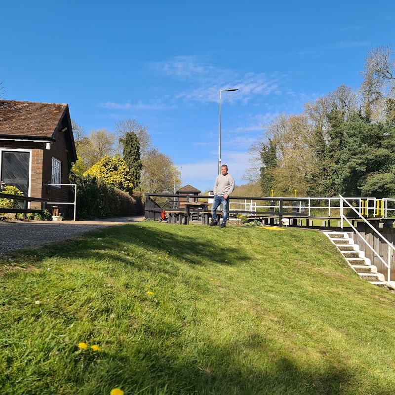 Canal and River Trust: Stoke Lock