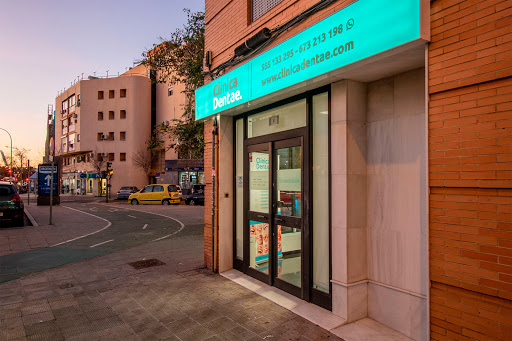 CLINICA DENTAE. Clinica dental Sevilla . Dr. Carmelo Pazos