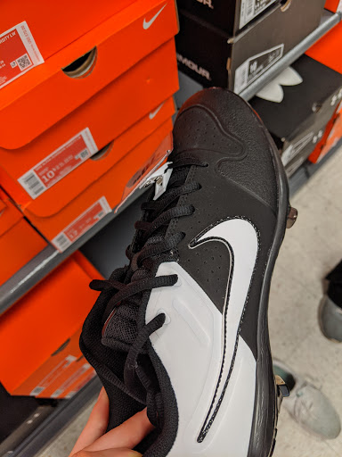 Sporting Goods Store «Big 5 Sporting Goods - Lodi», reviews and photos, 2411 W Kettleman Ln, Lodi, CA 95242, USA