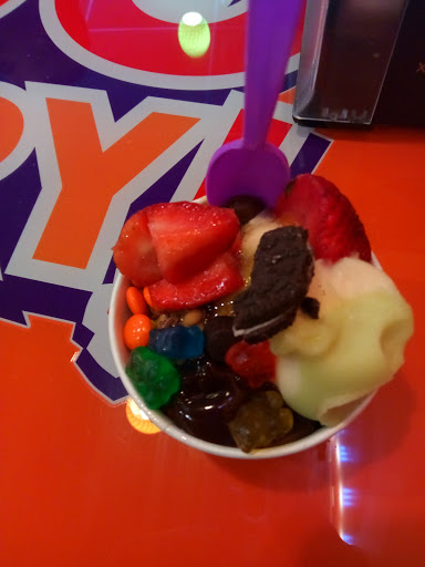 Frozen Yogurt Shop «YoGo Factory Frozen Yogurt of Gloucester Township», reviews and photos, 629 Cross Keys Rd B, Sicklerville, NJ 08081, USA