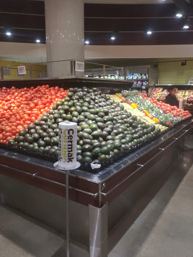 Supermarket «Cermak Fresh Produce», reviews and photos, 4000 W Diversey Ave, Chicago, IL 60639, USA
