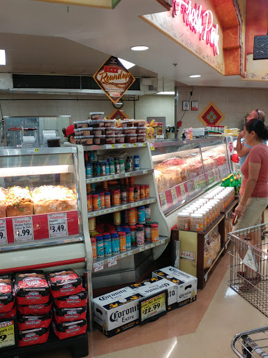 Supermarket «Vallarta Supermarkets», reviews and photos, 19725 Vanowen St, Winnetka, CA 91306, USA