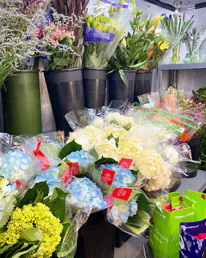 Florist «Crescent Floral & Gifts», reviews and photos, 2140 Wealthy St SE, Grand Rapids, MI 49506, USA