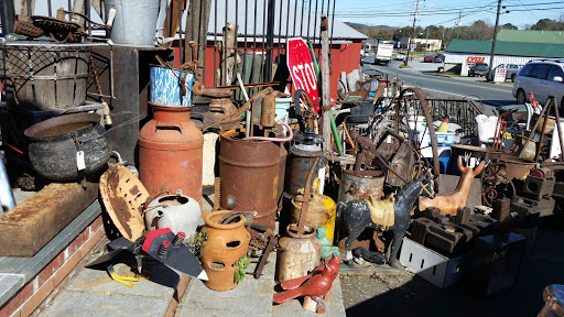 Antique Furniture Store «Old American Barn», reviews and photos, 107 Martinsburg Ave, Gordonsville, VA 22942, USA