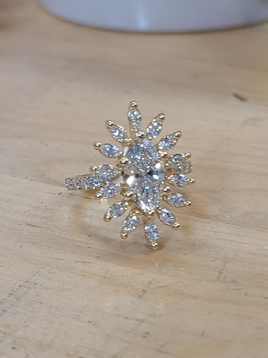 Jewelry Store «A & M Jewelers Antique & Modern Jewelry», reviews and photos, 708 N Rolling Rd, Catonsville, MD 21228, USA