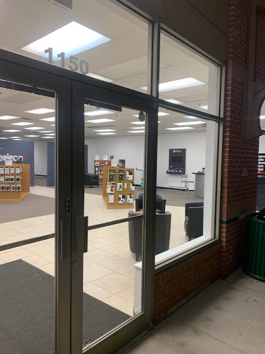 Verizon Authorized Retailer – Cellular Sales, 1005 Nixon Dr #130, Mt Laurel, NJ 08054, USA, 
