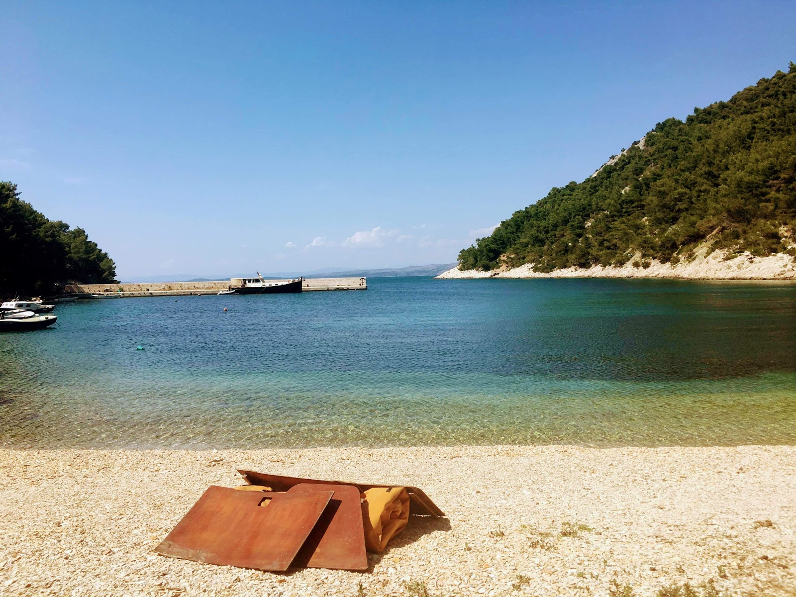 Photo de Stiniva beach et ses beaux paysages