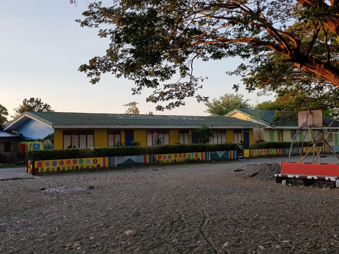 La Curva Elementary School