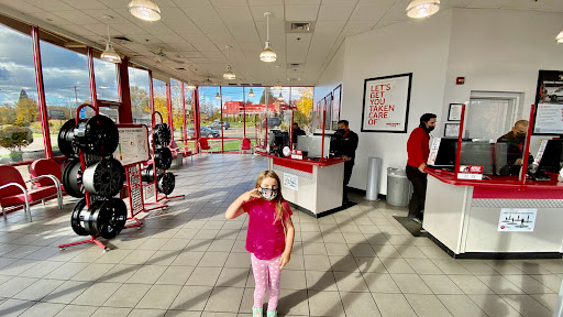 Tire Shop «Discount Tire Store - Tigard, OR», reviews and photos, 11462 SW Pacific Hwy, Tigard, OR 97223, USA