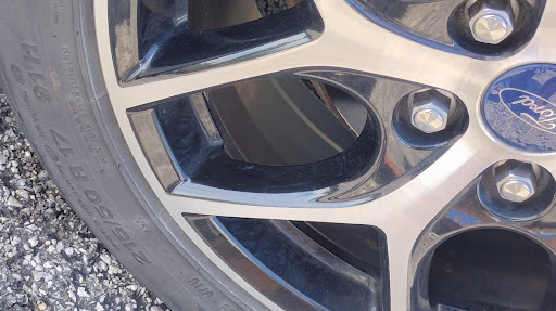 Tire Shop «Discount Tire Store - Bloomingdale, IL», reviews and photos, 86 Stratford Dr, Bloomingdale, IL 60108, USA