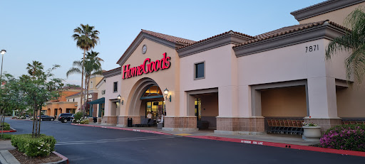 Villaggio Shopping Center, 7959 N Blackstone Ave, Fresno, CA 93720, USA, 