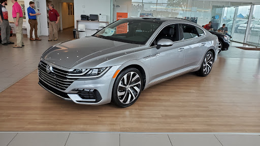 Volkswagen Dealer «Kings Volkswagen», reviews and photos, 9570 Kings Auto Mall Rd, Cincinnati, OH 45249, USA