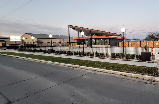 Auto Body Shop «Town & Country Collision Repair», reviews and photos, 116 W Cedar St, Seguin, TX 78155, USA