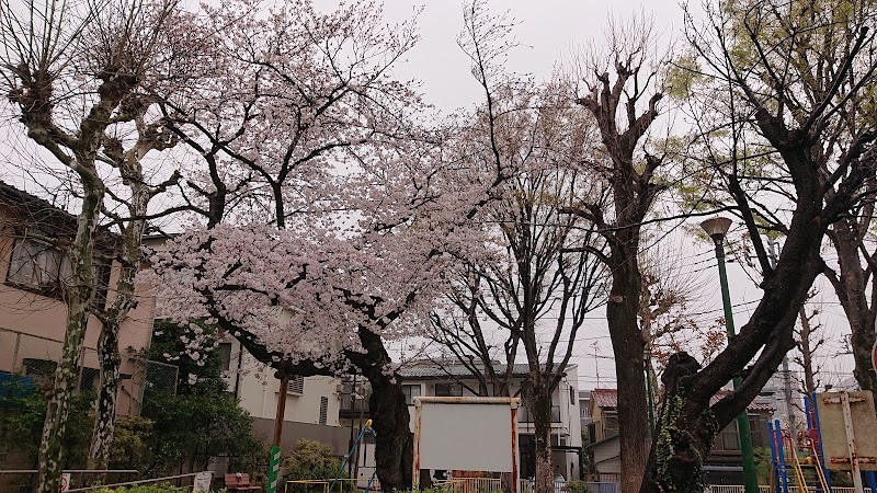 文京区立区立駒込林町公園(たぬき山公園)