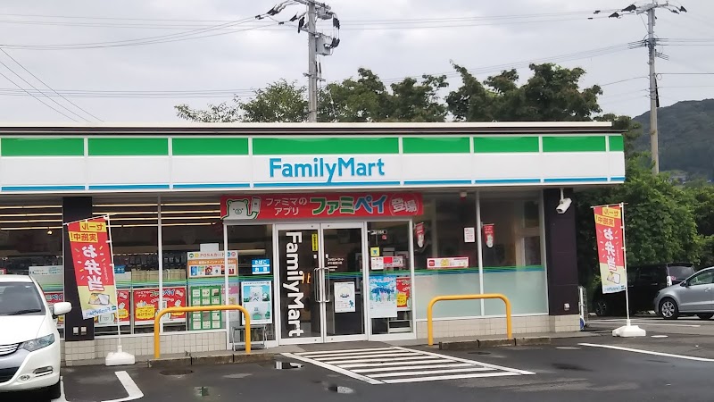 ファミリーマート 伊万里黒川店