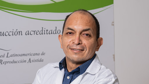 Dr. Cristian Pérez Acuña/Ginecólogo/Especialista en Fertilidad y Reproducción humana