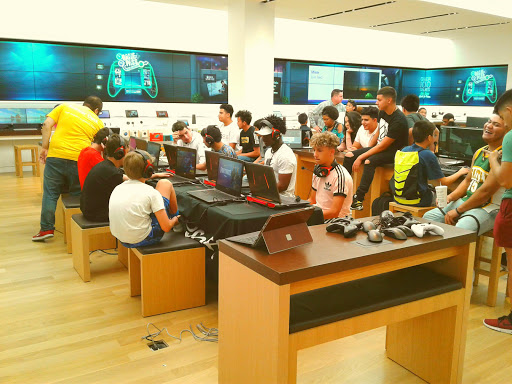 Computer Store «Microsoft Store», reviews and photos, 5015 Westheimer Rd A2421, Houston, TX 77056, USA