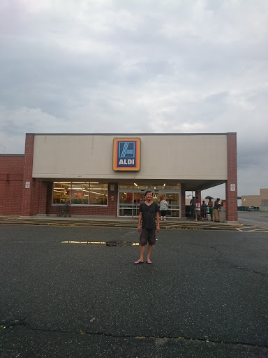 Supermarket «ALDI», reviews and photos, 1705 W Edgar Rd, Linden, NJ 07036, USA
