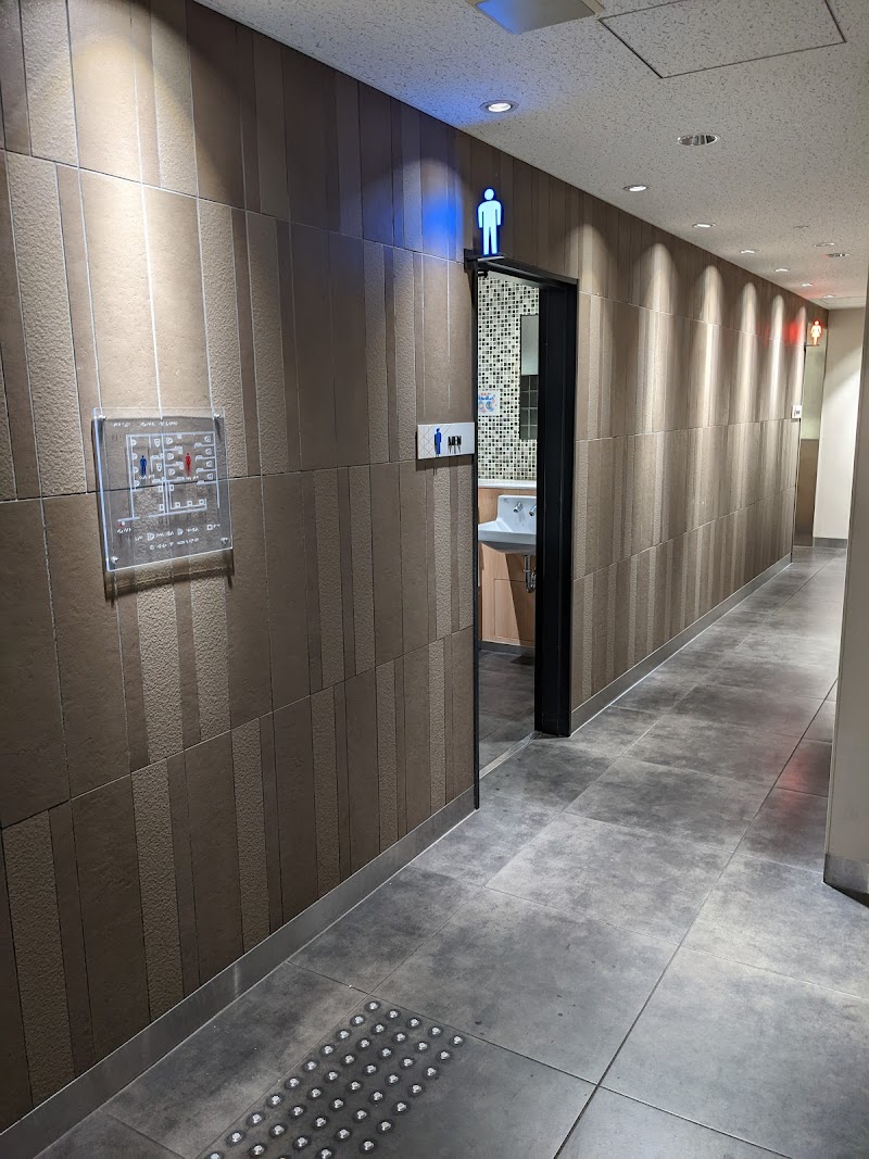京都駅前地下街 ポルタ A1階段横公衆トイレ